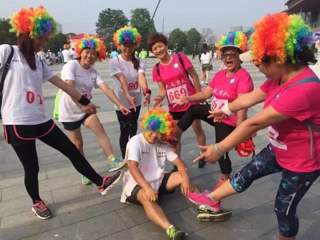 一场岳阳史上最盛大的彩跑演出! 一场岳阳史上最盛大的彩跑演出!